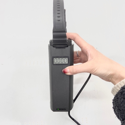 HRD-3 시계 유형 LCD 디스플레이 범위 Hp 10 0.00μSv-9999mSv 및 상대적 내재 오류 ±10% 1mSv/h Cs-137